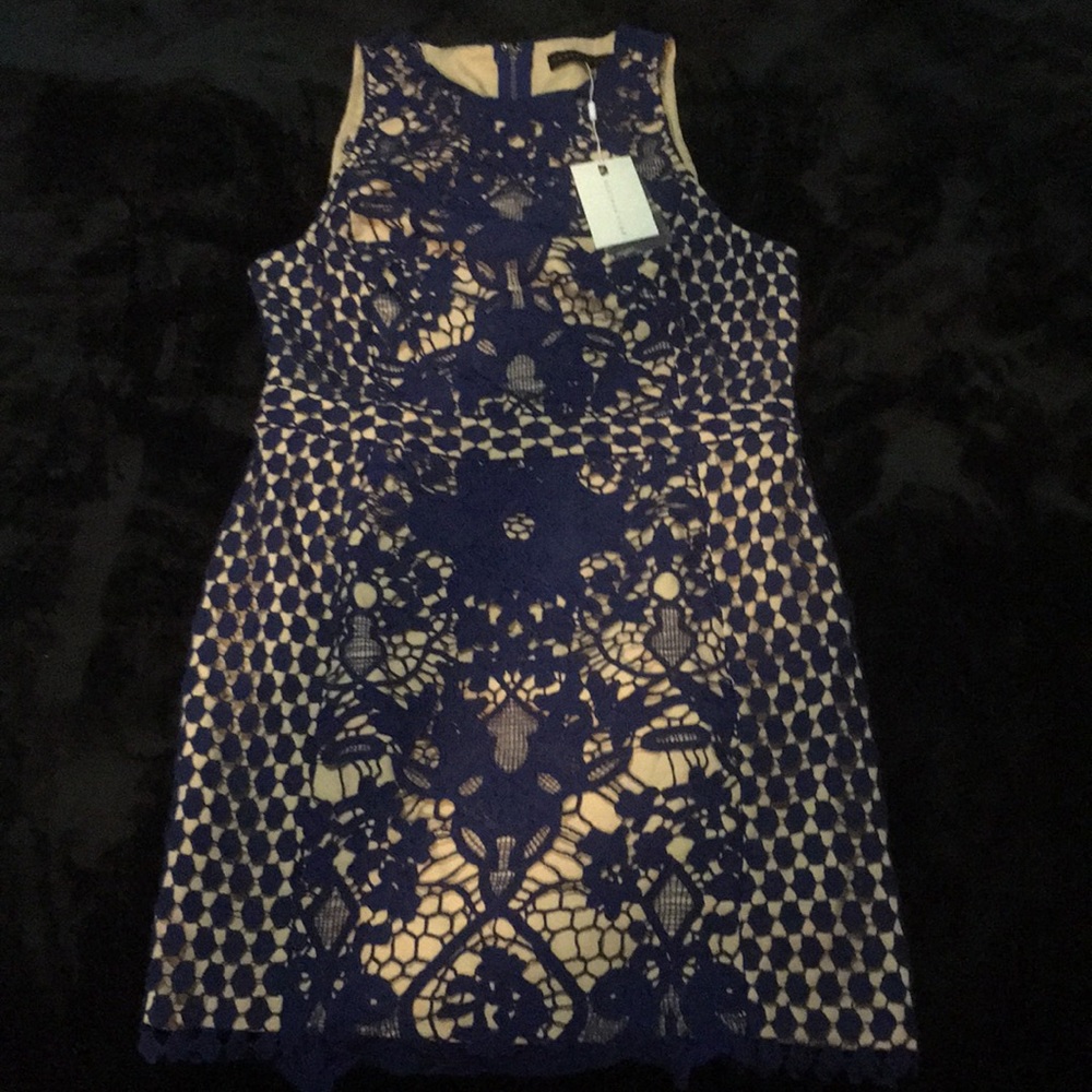 Sleeveless lace blue and nude dress